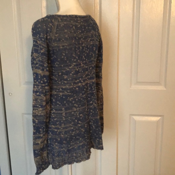 Ladies Sweater - Picture 2 of 6